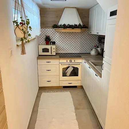 Pod Zelenym Stromom *